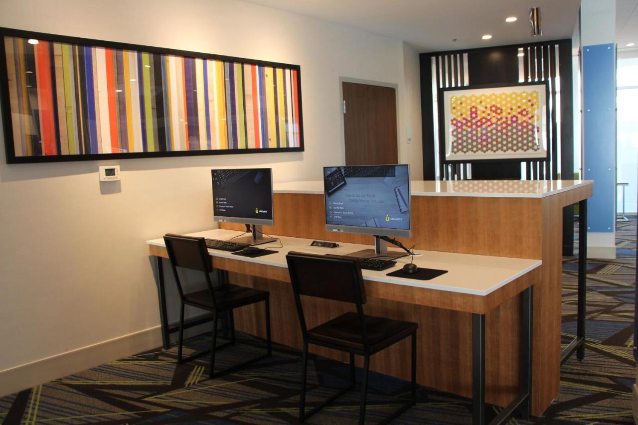 Holiday Inn Express & Suites - Phoenix - Airport North By Ihg Bagian luar foto